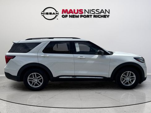 Used 2025 Ford Explorer Active RWD image 14