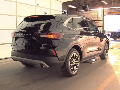 Used 2025 Ford Escape PHEV w/ PHEV Premium Package image 4