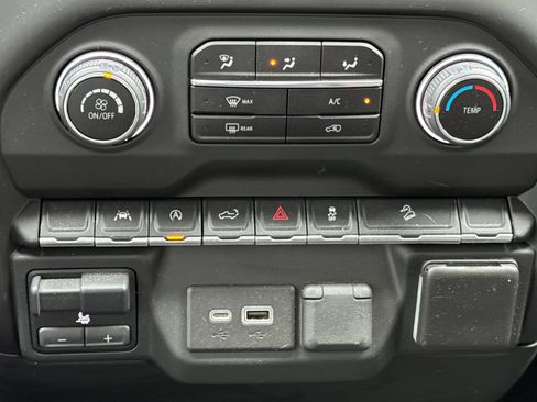 Used 2023 Chevrolet Silverado 1500 Custom Trail Boss w/ LPO, Dark Essentials Package AWD/4WD image 19