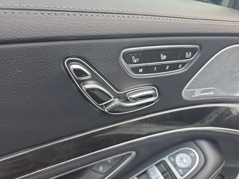 Used 2020 Mercedes-Benz S 560 4MATIC Sedan image 12