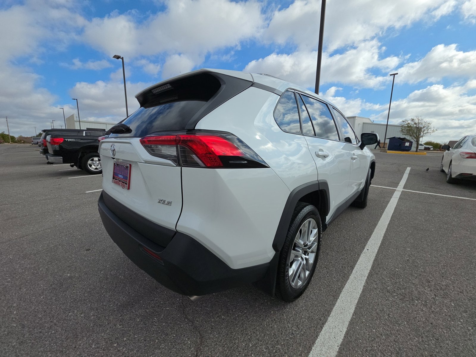 Used 2025 Toyota RAV4 XLE Premium FWD image 7