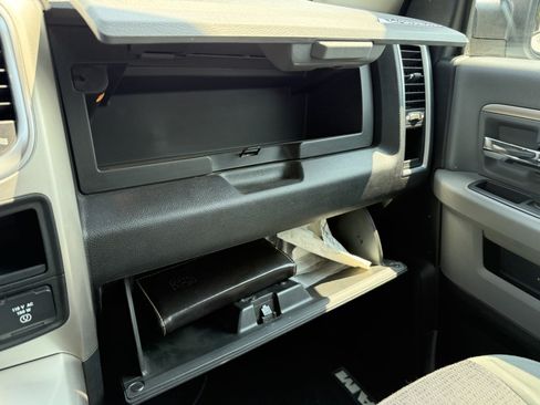 Used 2017 RAM 1500 Big Horn AWD/4WD image 32
