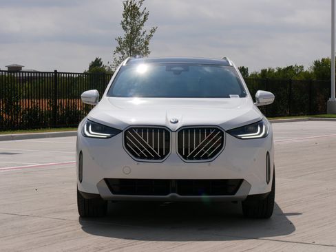 Used 2026 BMW X3 xDrive30i AWD/4WD image 3