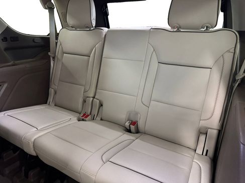 Used 2021 GMC Yukon Denali w/ Denali Premium Package AWD/4WD image 16