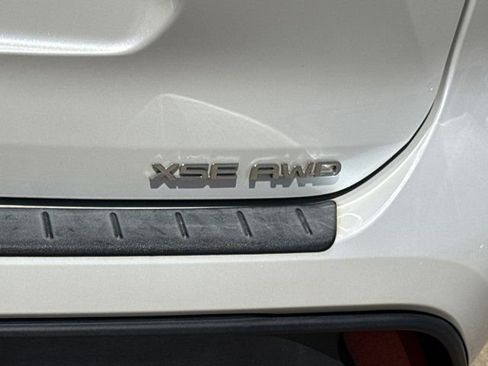 Used 2023 Toyota Highlander XSE AWD/4WD image 10