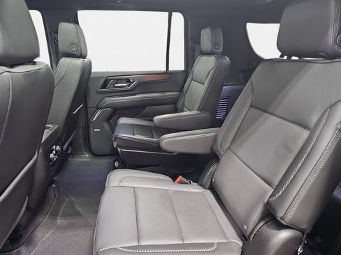 Used 2026 GMC Yukon XL Denali w/ Sun & Power Step Package AWD/4WD image 12