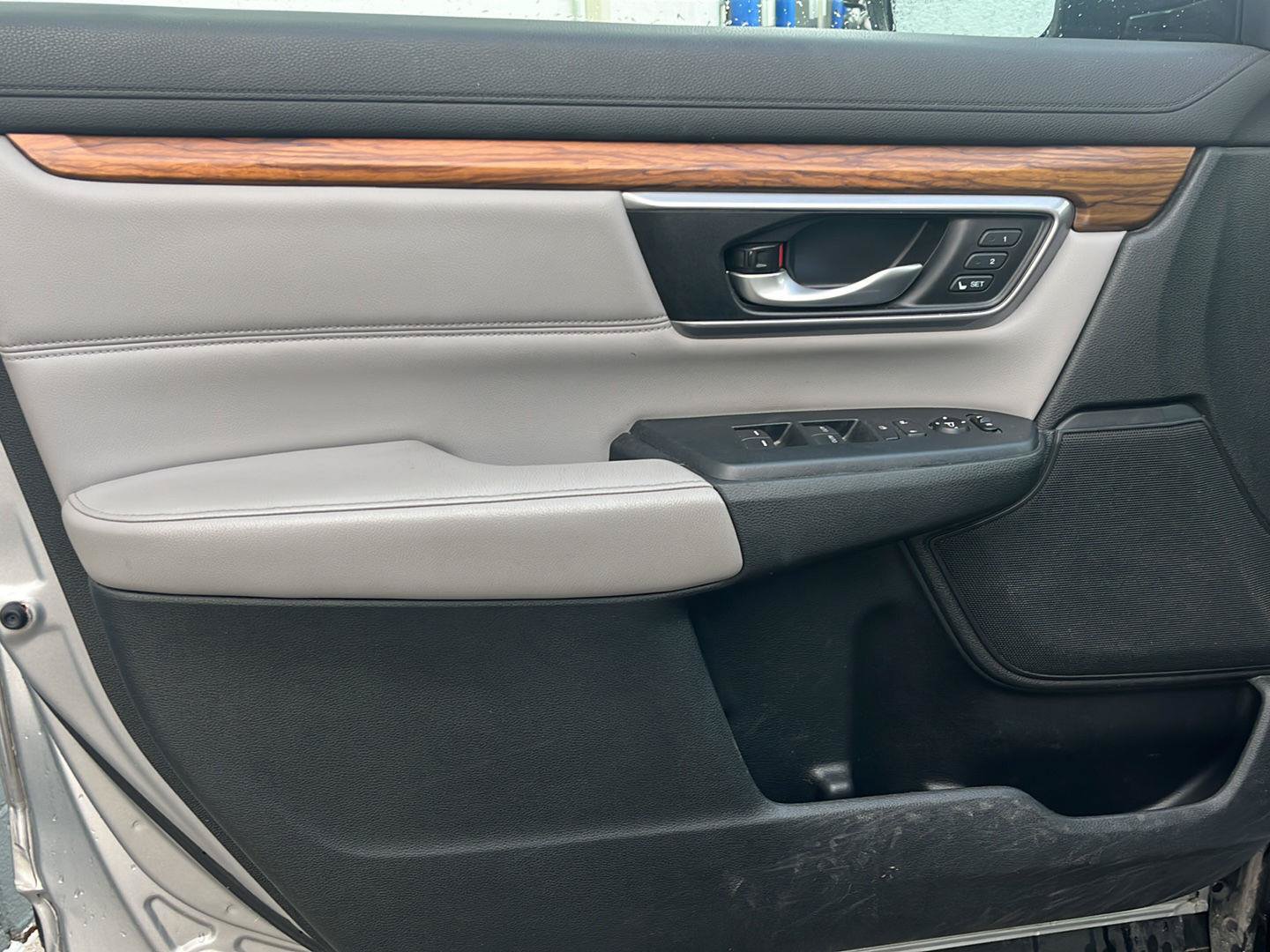 Used 2017 Honda CR-V EX-L image 5