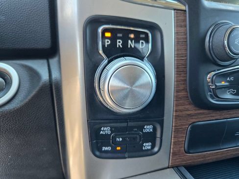 Used 2017 RAM 1500 Laramie w/ Convenience Group AWD/4WD image 18