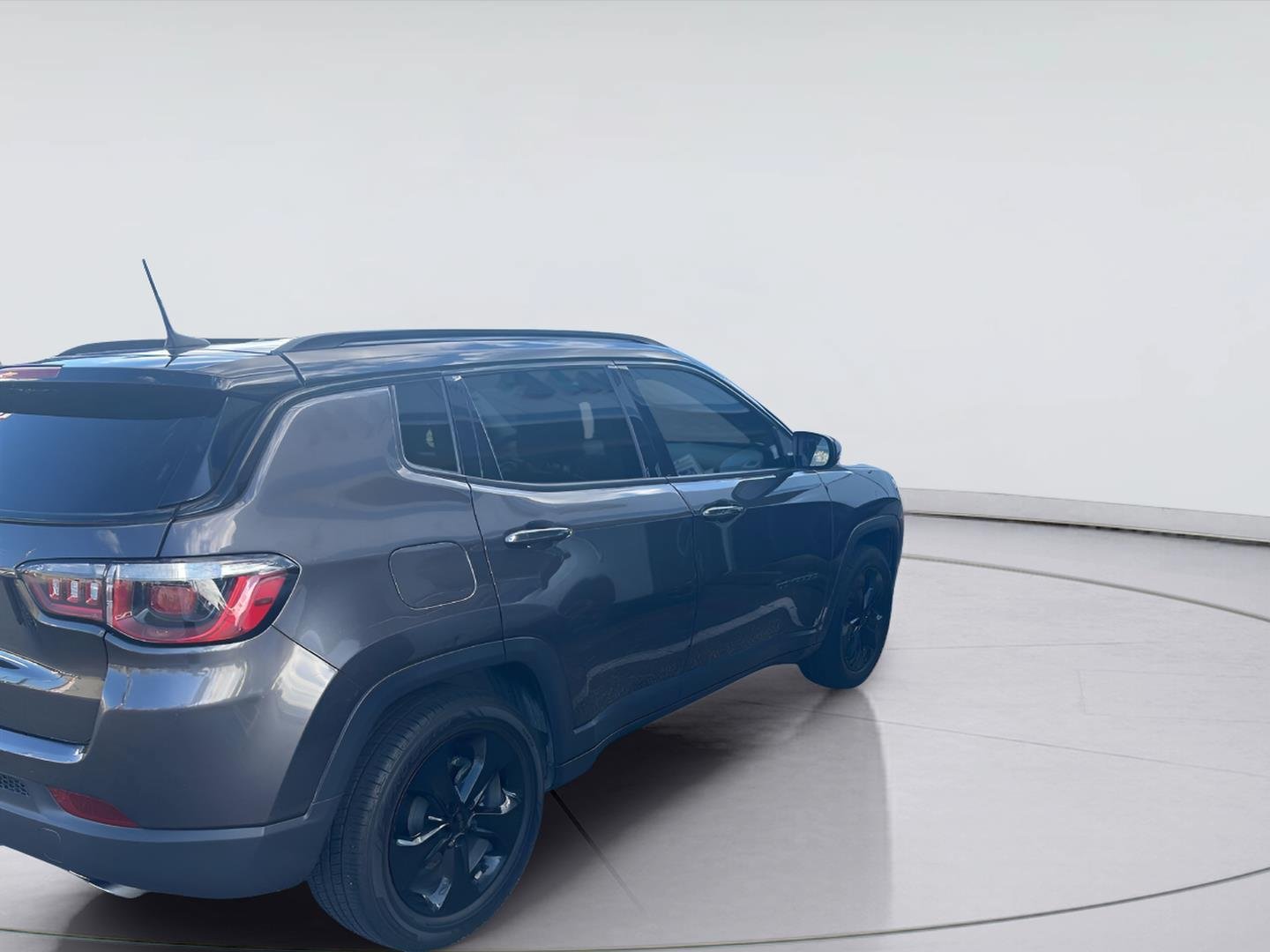 Used 2020 Jeep Compass Latitude FWD image 5