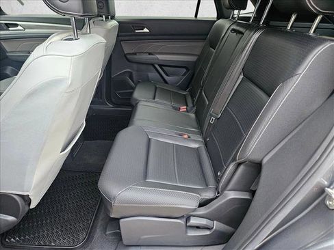 Used 2022 Volkswagen Atlas Cross Sport SE image 17