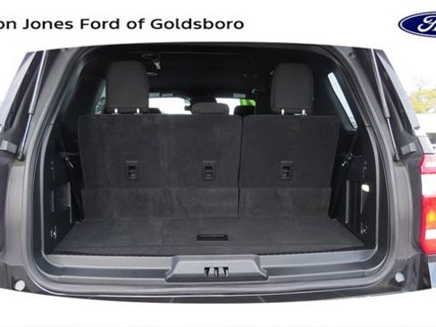 Used 2021 Ford Expedition XLT image 14