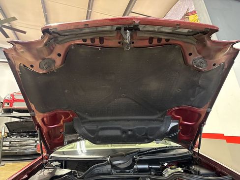 Used 1999 Mercedes-Benz E 320 Sedan image 59