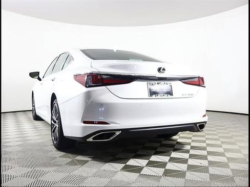 Certified 2025 Lexus ES 350 w/ Premium Package FWD image 4