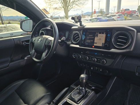 Used 2019 Toyota Tacoma TRD Off-Road image 10