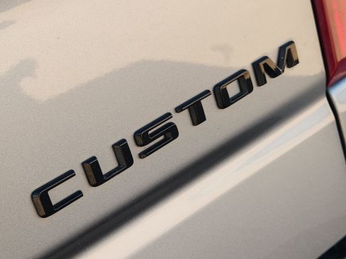 Used 2024 Chevrolet Silverado 1500 Custom w/ Dark Appearance Package image 13