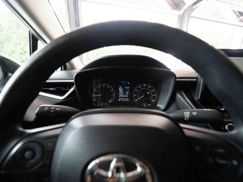 Used 2025 Toyota Corolla LE FWD image 15