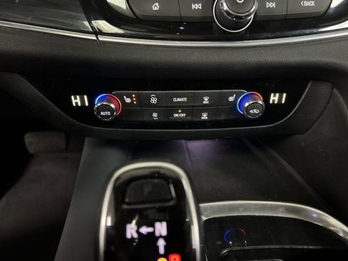 Certified 2021 Buick Enclave Essence w/ Sport Touring Edition image 18