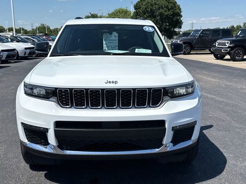 Used 2023 Jeep Grand Cherokee L Limited AWD/4WD image 8