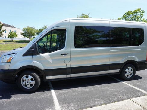 Used 2019 Ford Transit 350 XLT RWD image 9