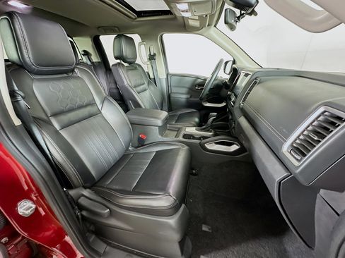 Used 2024 Nissan Frontier SL w/ Technology Package image 30