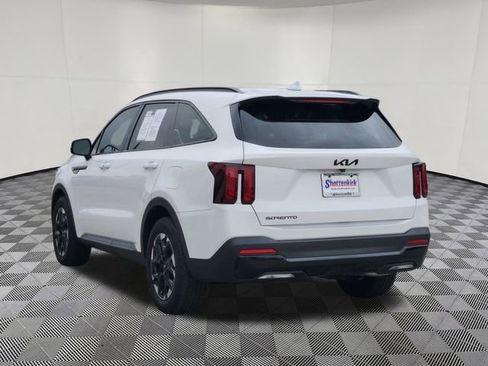 Used 2025 Kia Sorento S FWD image 4