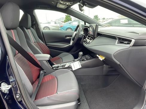 Used 2025 Toyota Corolla SE FWD image 14