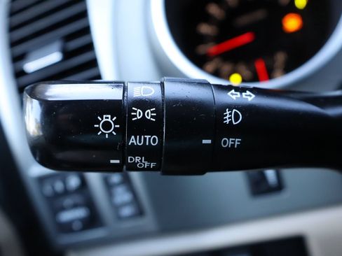 Used 2014 Toyota Sequoia Platinum RWD image 33
