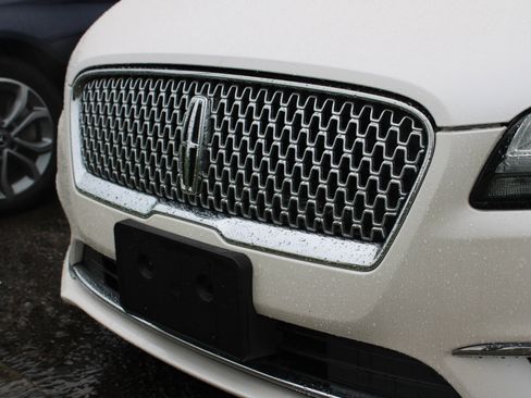 Used 2020 Lincoln MKZ image 55