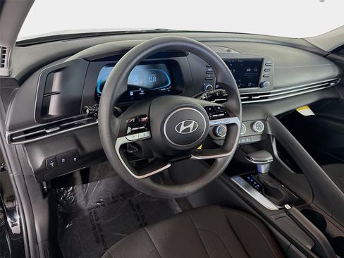 Certified 2026 Hyundai Elantra SE FWD image 9