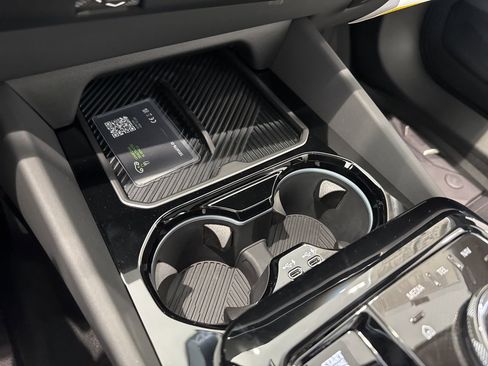 New 2026 BMW 550e xDrive image 31