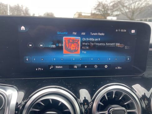 Used 2023 Mercedes-Benz GLB 250 4MATIC image 14