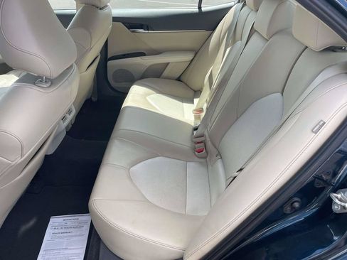 Used 2020 Toyota Camry XLE FWD image 12