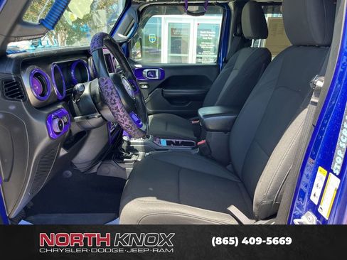 Used 2018 Jeep Wrangler Unlimited Sport S AWD/4WD image 3