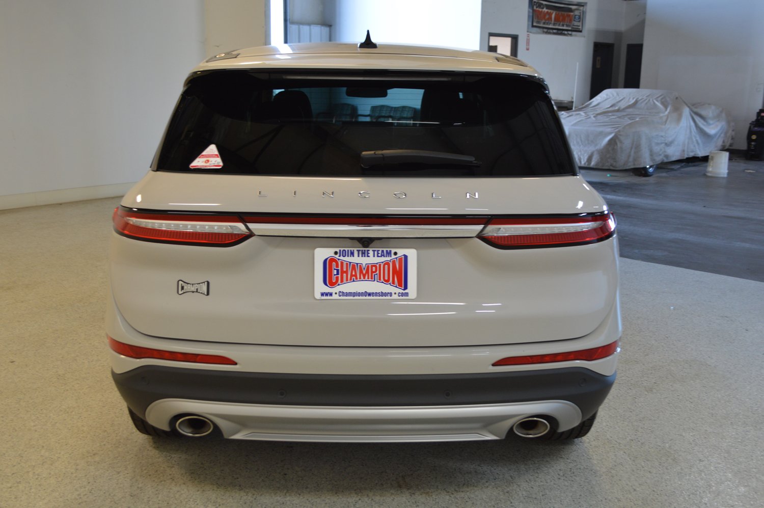 Used 2023 Lincoln Corsair FWD image 4