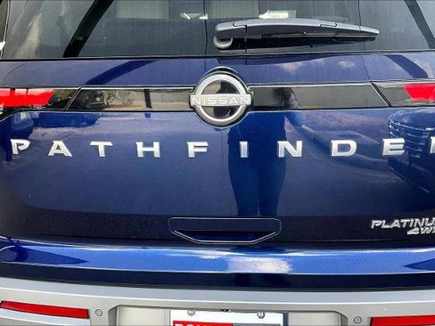 Certified 2022 Nissan Pathfinder Platinum w/ Lighting Package (N93) image 9