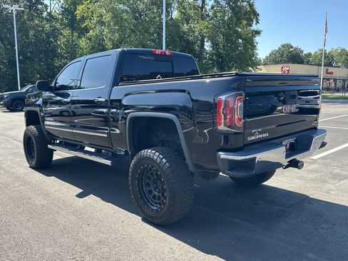 Used 2018 GMC Sierra 1500 SLT AWD/4WD image 4