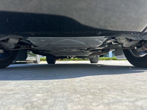 Used 2024 Land Rover Defender 110 X image 12