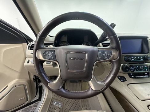 Used 2018 GMC Yukon XL Denali w/ Denali Ultimate Package AWD/4WD image 4