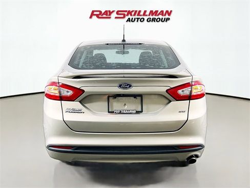 Used 2015 Ford Fusion SE w/ Equipment Group 201A image 6