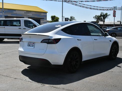 Used 2023 Tesla Model Y Long Range AWD/4WD image 8