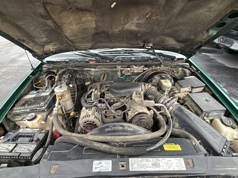Used 2000 Chevrolet Blazer LT w/ LT Preferred Equipment Group AWD/4WD image 18