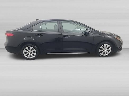 Used 2025 Toyota Corolla LE FWD image 3