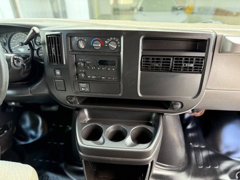Used 2003 Chevrolet Express 3500 Extended Passenger RWD image 33