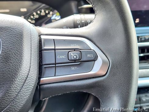 Used 2024 Jeep Compass Latitude AWD/4WD image 15