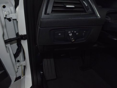Used 2018 BMW 230i Convertible RWD image 12