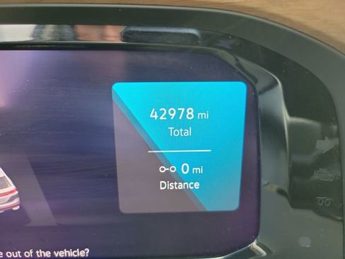 Used 2024 Volkswagen Atlas SE w/ Panoramic Sunroof Package FWD image 30