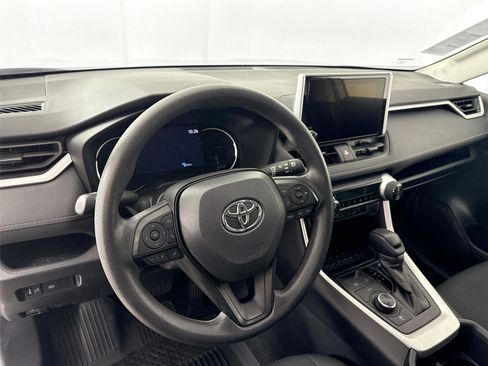 Certified 2025 Toyota RAV4 LE image 4
