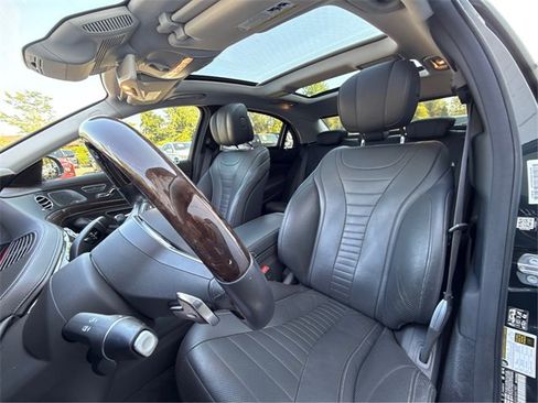 Used 2019 Mercedes-Benz S 560 4MATIC Sedan w/ AMG Line Exterior image 24