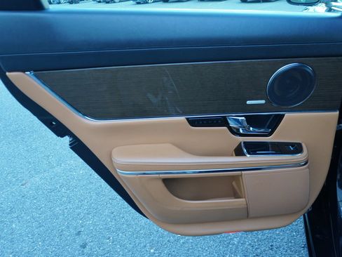 Used 2012 Jaguar XJ Supercharged RWD image 14