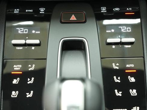 Certified 2026 Porsche Macan AWD/4WD image 21